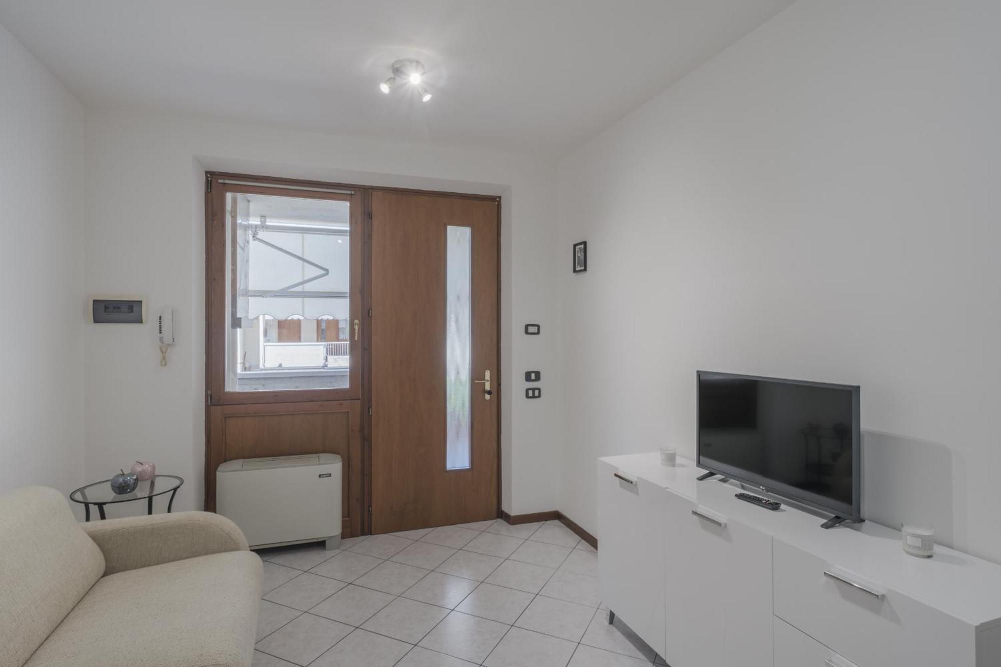 Ferienhaus Apt24 - Trilocale A Pochi Passi Dal Lago Con Posto Auto *
